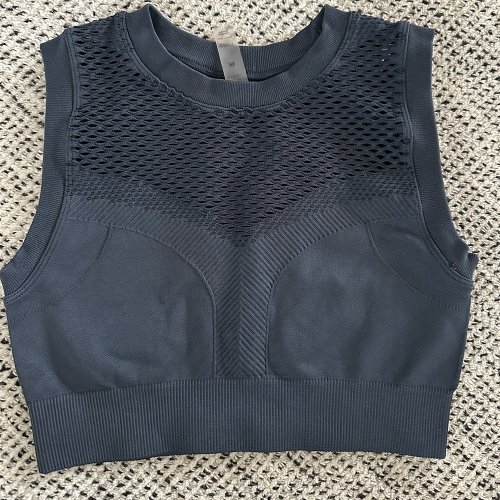 Varley XS midnight blue athletic top